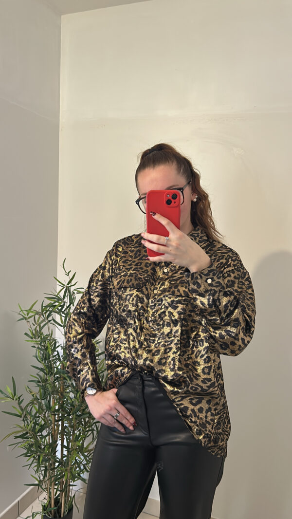 Chemise motif léopard irisée