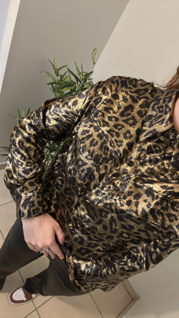 Chemise motif léopard irisée – Image 2